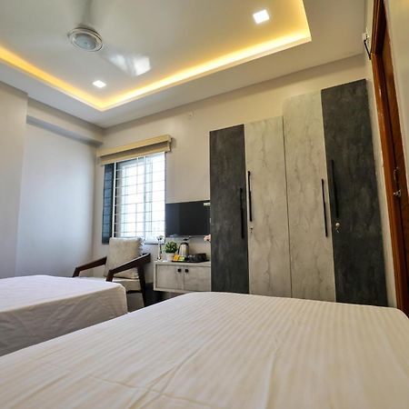 Hotel Ceasta, Beside Us Consulate Hyderabad, Gachibowli Gundipet Ngoại thất bức ảnh