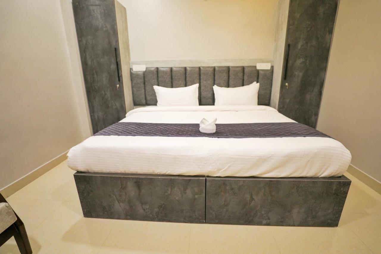 Hotel Ceasta, Beside Us Consulate Hyderabad, Gachibowli Gundipet Ngoại thất bức ảnh