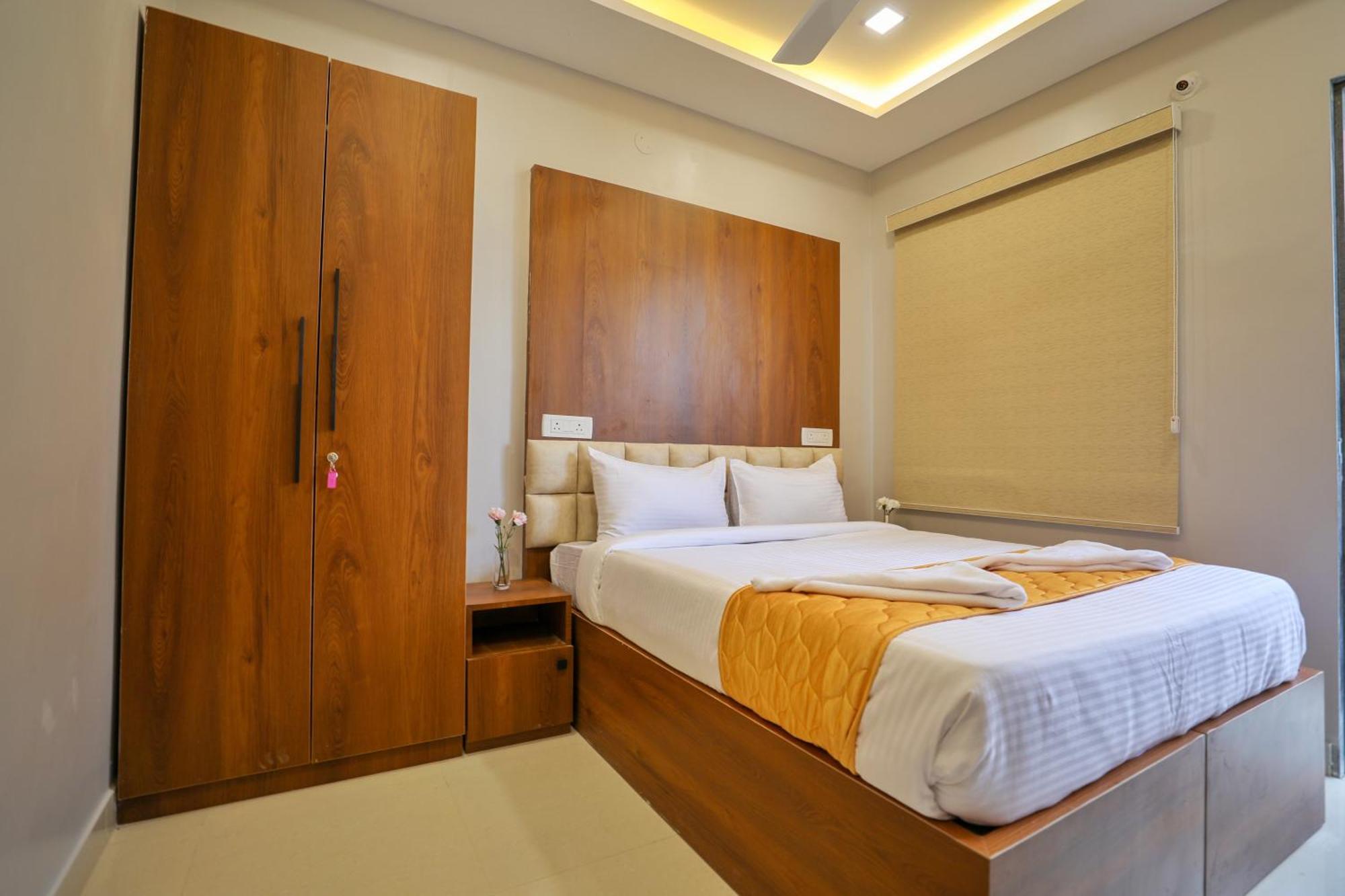 Hotel Ceasta, Beside Us Consulate Hyderabad, Gachibowli Gundipet Ngoại thất bức ảnh
